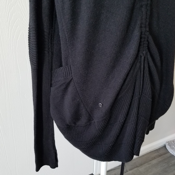 Lululemon transformation wrap Cardigan - Picture 4 of 8